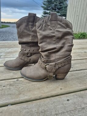 Brown Studded Western Mid-Calf Boots With Heel Size 8